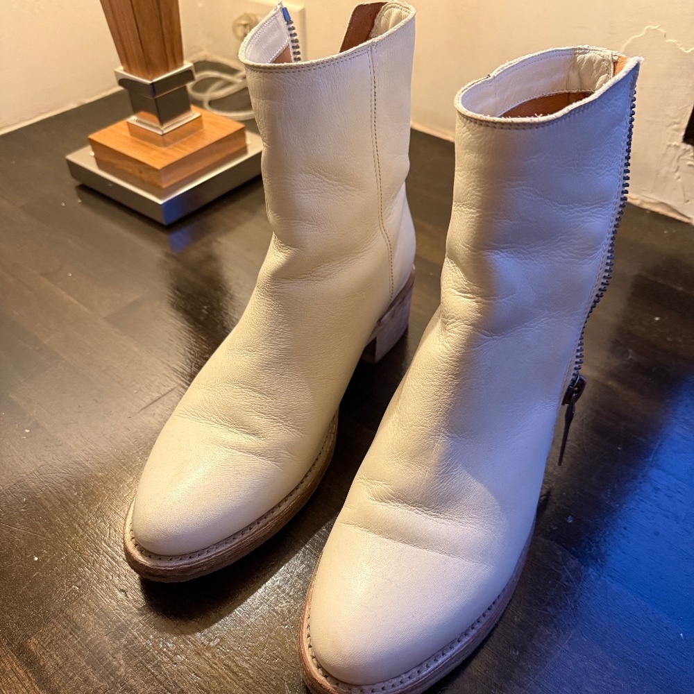 Frye, side zipper cream color boots, size 9